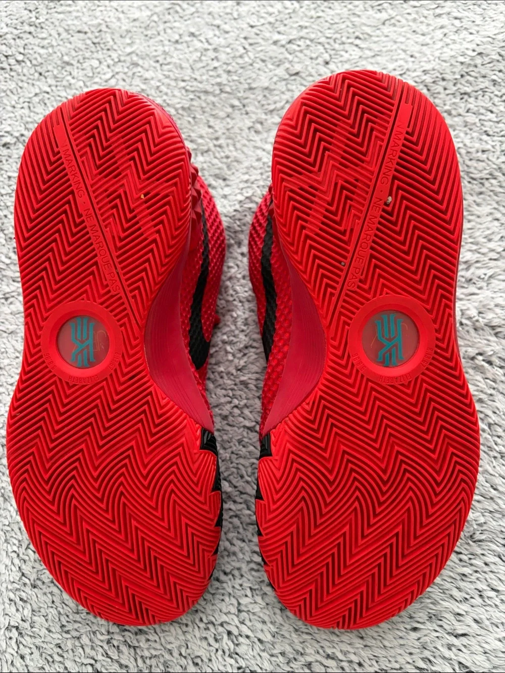 Nike kyrie deceptive
